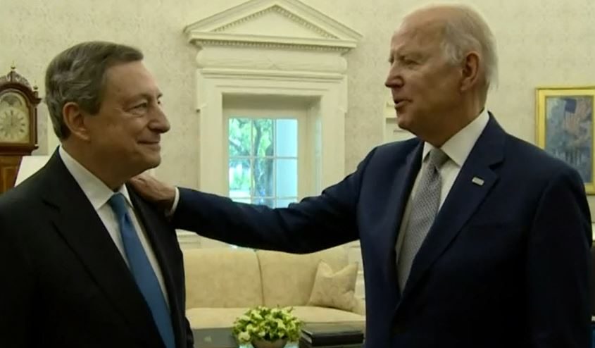 Draghi incontra Biden: "Utilizzare ogni canale per la pace e per negoziati credibili" Draghi incontra Biden: "Utilizzare ogni canale per la pace e per negoziati credibili"