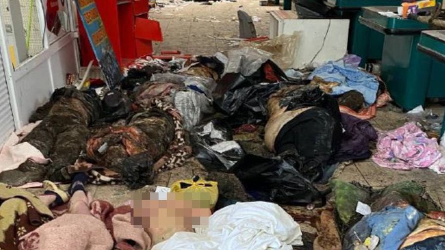 A Mariupol i russi ammassano i cadaveri degli ucraini in un supermercato