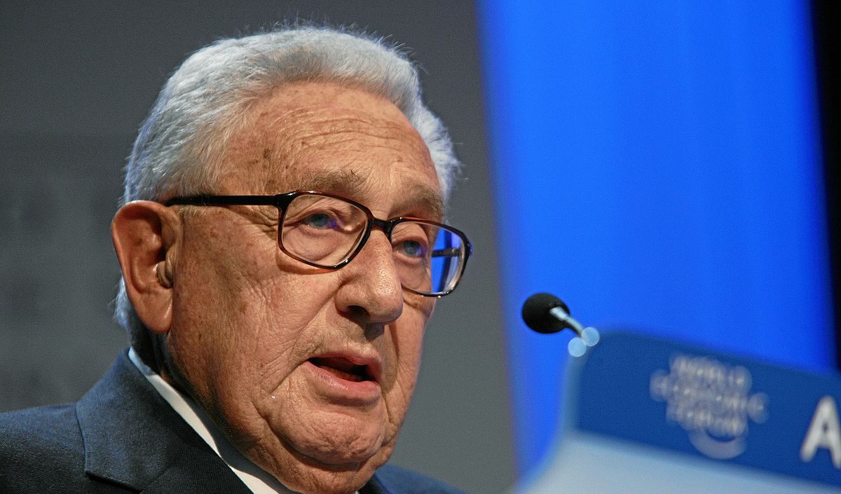 Ucraina, Kissinger: "Kiev dovrebbe rinunciare a una parte del suo territorio"