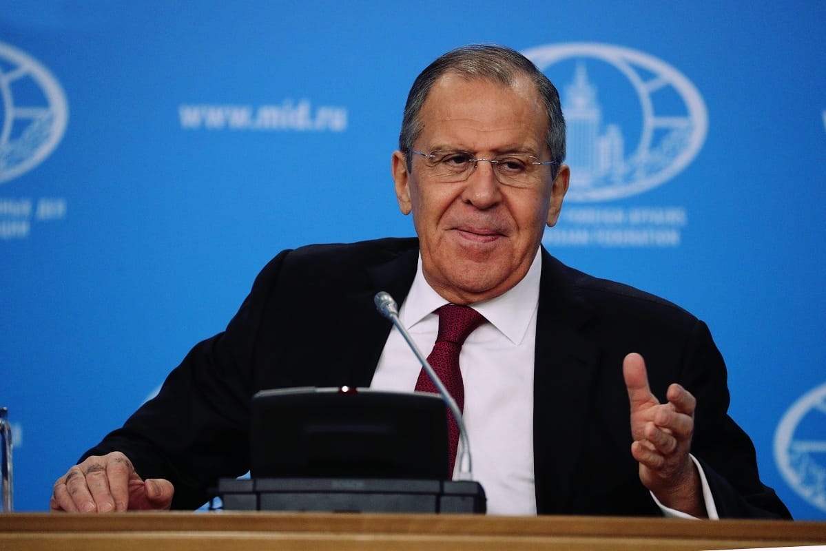 Lavrov: "Bisogna proteggere il diritto internazionale" (che la Russia viola in maniera sistematica)