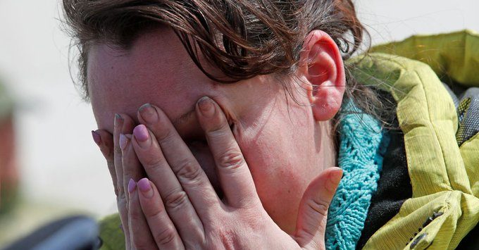 Mariupol, la testimonianza di una donna evacuata dall'acciaieria Azovstal: "Siamo stati due mesi al buio"