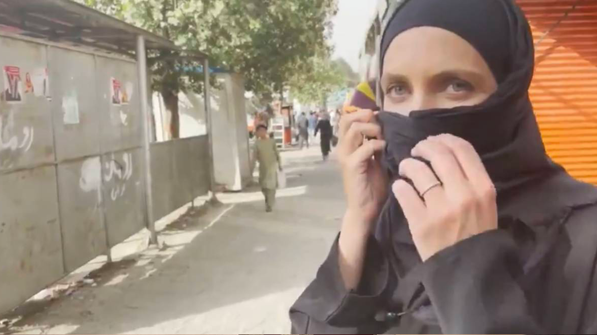 Afghanistan, i Talebani annunciano: "Le giornaliste non potranno mostrare il volto in tv"