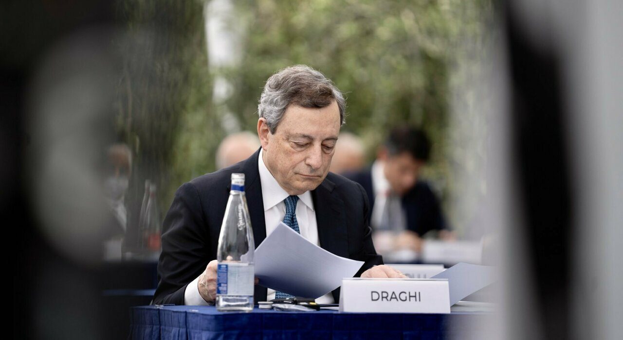 Ucraina, Draghi: "Ho chiesto a Putin di fermare la guerra, mi ha risposto che non era il momento" Ucraina, Draghi: "Ho chiesto a Putin di fermare la guerra, mi ha risposto che non era il momento"