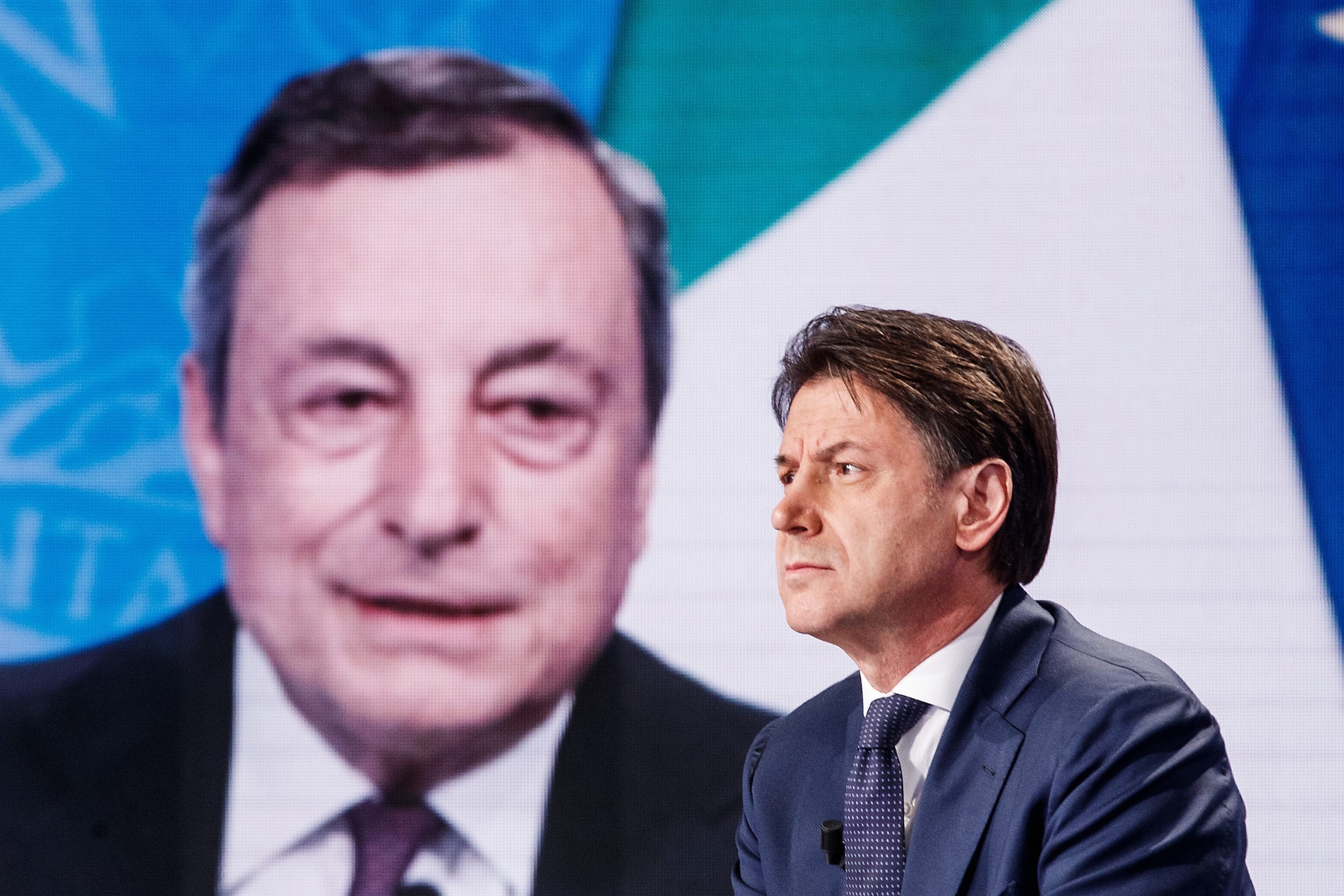 Governo, vertice Draghi - Conte, parla l'ex premier: "Restiamo, ma serve una discontinuità"