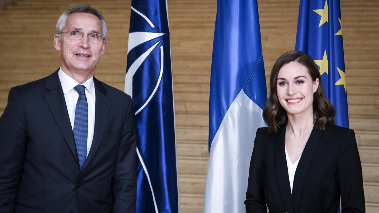 Nato, Stoltenberg annuncia: "Nei prossimi giorni isseremo la bandiera della Finlandia"