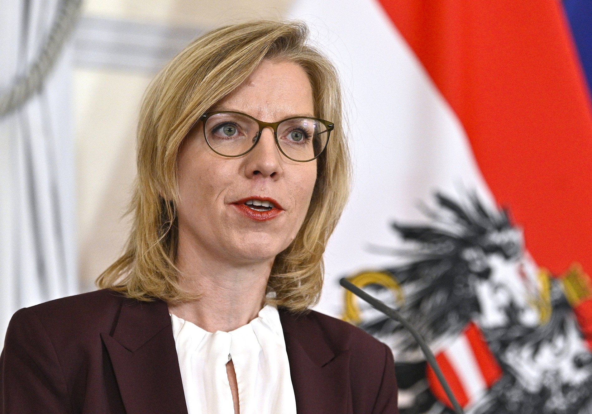 L'Austria: "Pronti all'embargo del gas russo se lo decide la Ue"