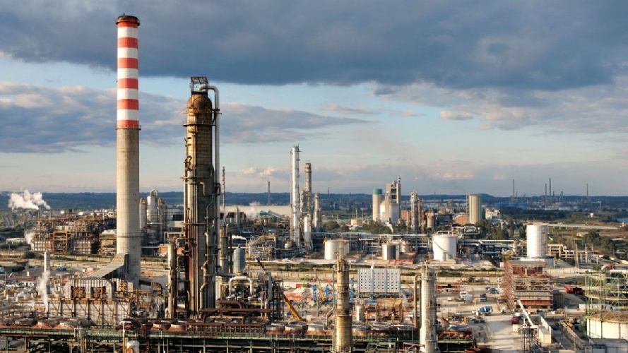 L'allarme dei sindacati: "Con l'embargo del gas russo la Lukoil di Siracusa rischia la crisi"