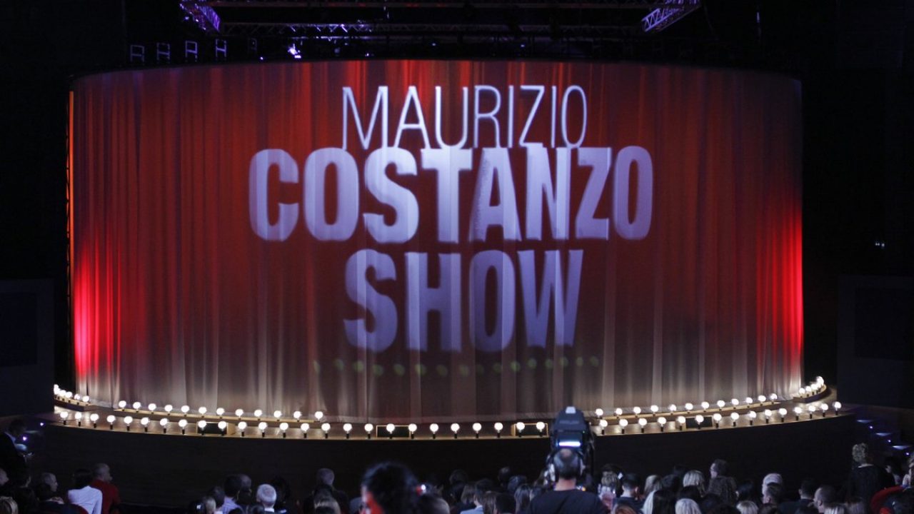 Maurizio Costanzo Show, gli ospiti di stasera, mercoledì 4 maggio, su Canale 5