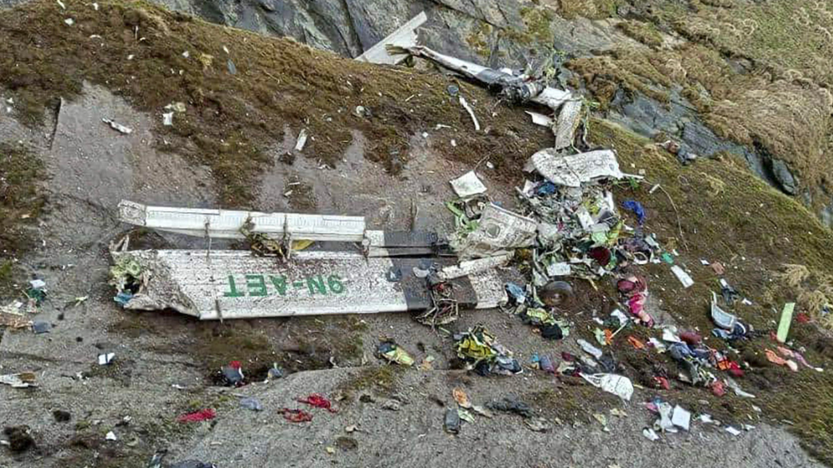 Nepal, aereo scomparso: recuperato anche l'ultimo corpo, i morti sono 22 e non ci sono sopravvissuti