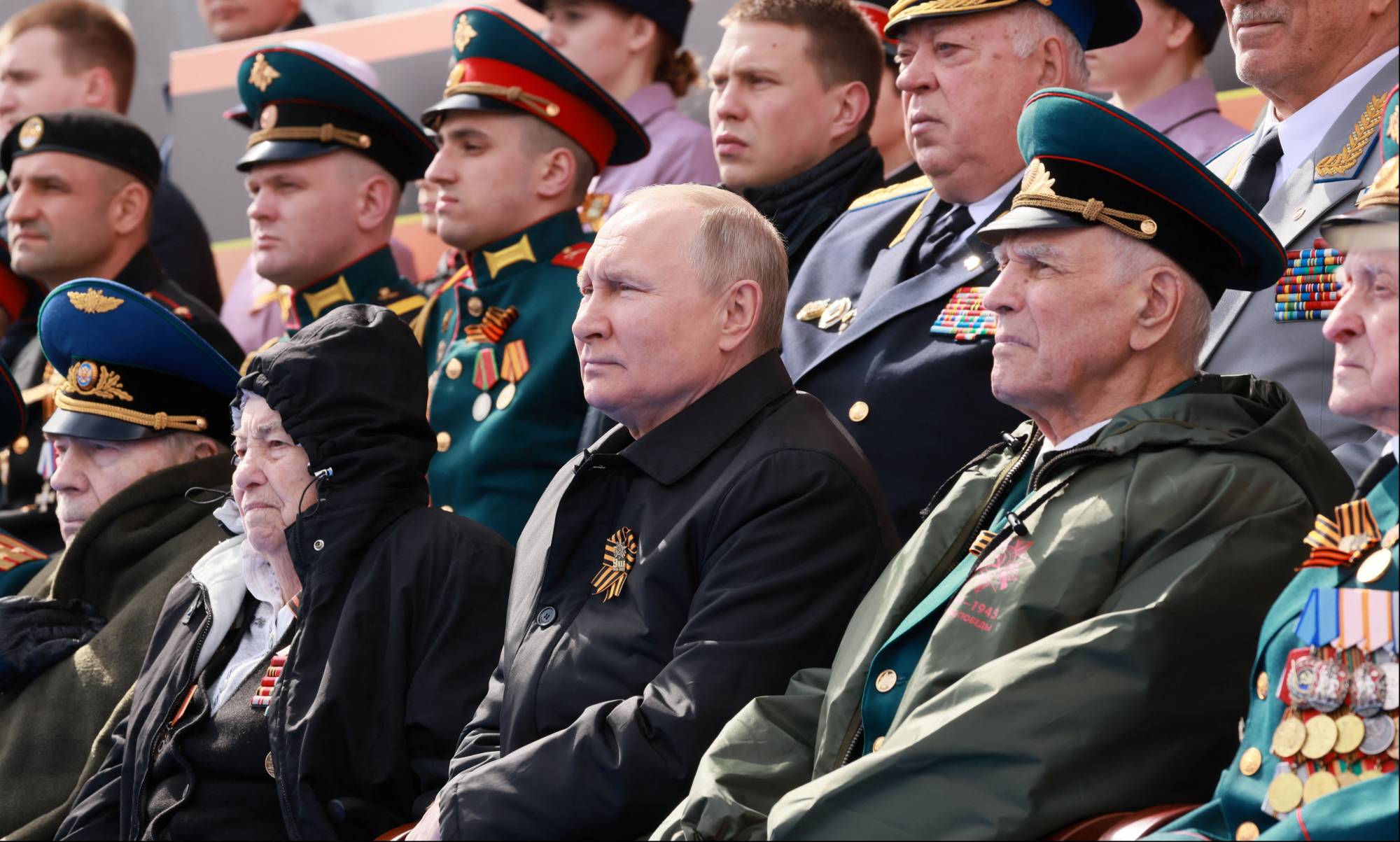 Putin, svolta 'pacifista':  i militari potranno restare nell'esercito fino a 65 anni