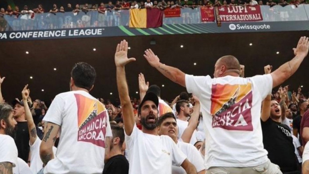 Roma - Feyenoord, la festa macchiata: ancora simboli fascisti tra gli ultras romanisti