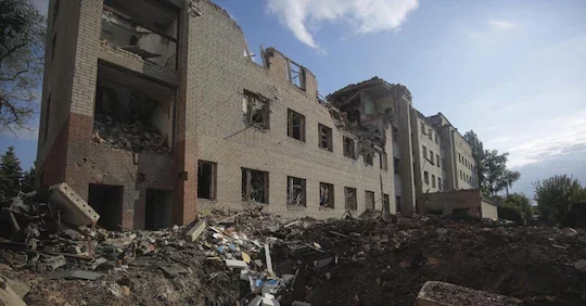 Ucraina, Zelensky: "Per difendere Severodonetsk stiamo facendo di tutto"