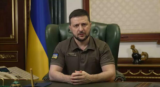 Ucraina, Zelensky: "Se ci restituiranno i nostri territori riprenderemo a negoziare"