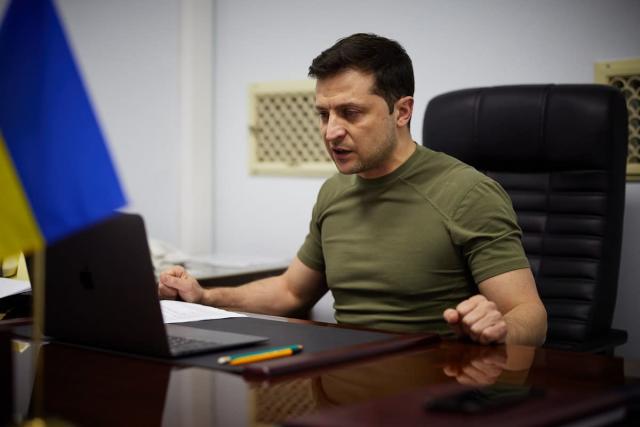 Zelensky incalza la Nato: "Dimostri di non avere paura della Russia"