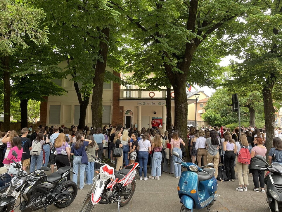 I liceali di Vicenza scioperano contro la Preside, accusata di aver pronunciato frasi sessiste e grassofobiche