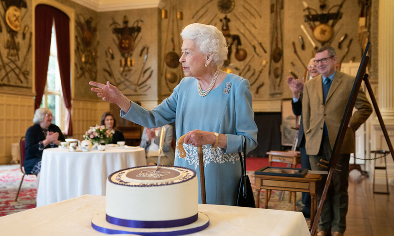 Al via il mega-party per la Regina. Attese 22mila persone per la musica pop davanti a Buckingham Palace