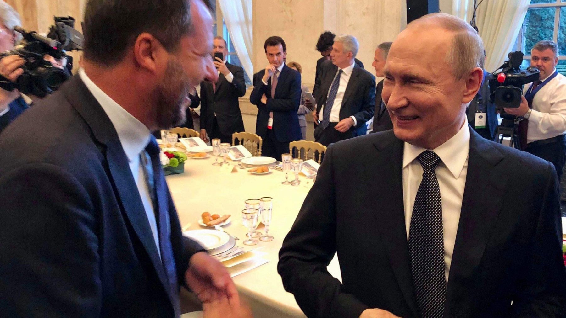 Elezioni, Salvini nega le inteferenze russe: il fan di Putin che altro poteva dire?