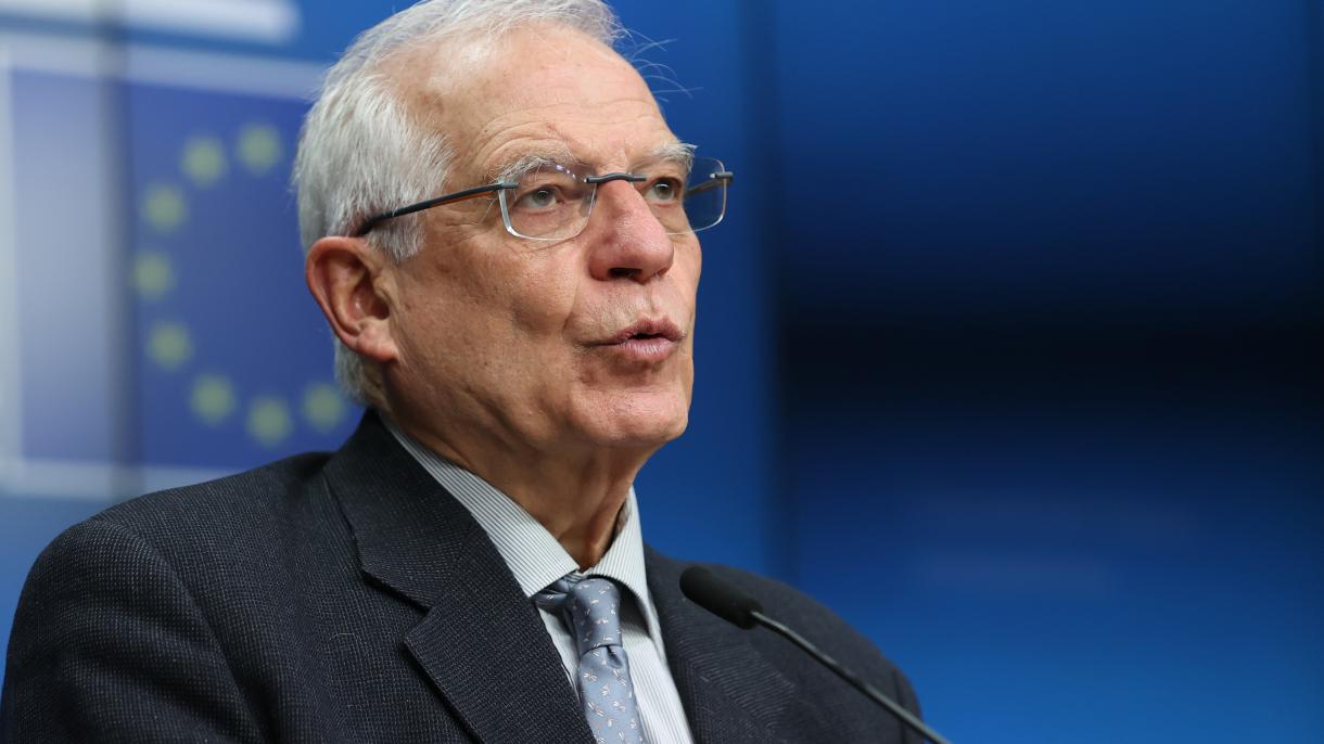 Borrell: "I bombardamenti russi contro l'Ucraina sono crimini di guerra"