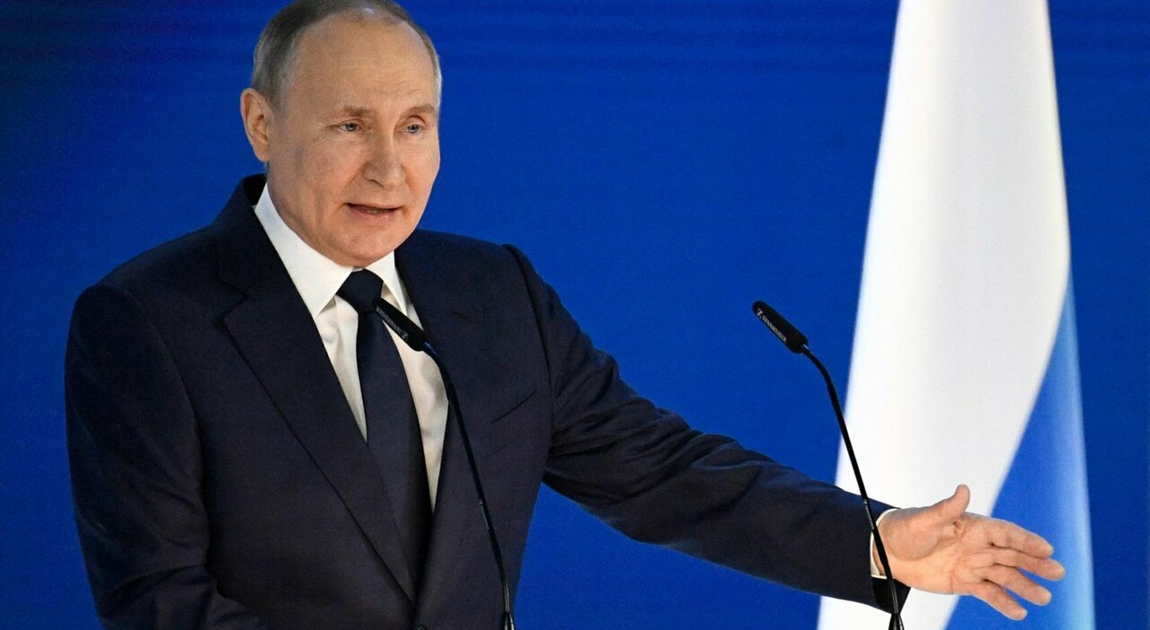 Putin attacca l'Occidente: "Ha creato una crisi economica globale cronica"