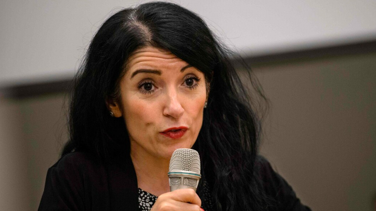 Svezia, una deputata di origini curde salva il governo dalla sfiducia: "Non cedete ai ricatti di Erdogan"