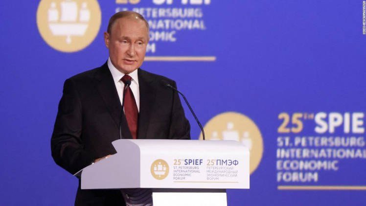 Putin punta a dividere l'Europa e gli europei: "La Ue ha perso sovranità politica, balla le musiche di altri..."