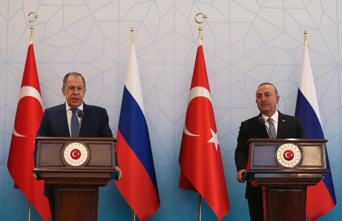 Russian Foreign Minister Sergei Lavrov visits Turkey Vertice ad Ankara fra Cavusoglu e Lavrov sul grano. Mosca: "Sminate i porti e non attaccheremo". Kiev: "Non vi crediamo"
