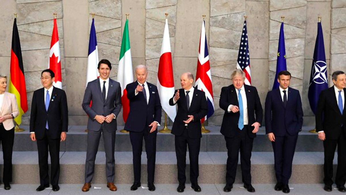 Summit G7, i leader sfottono Putin e il suo abbigliamento: "Andiamo a fare equitazione a torso nudo"
