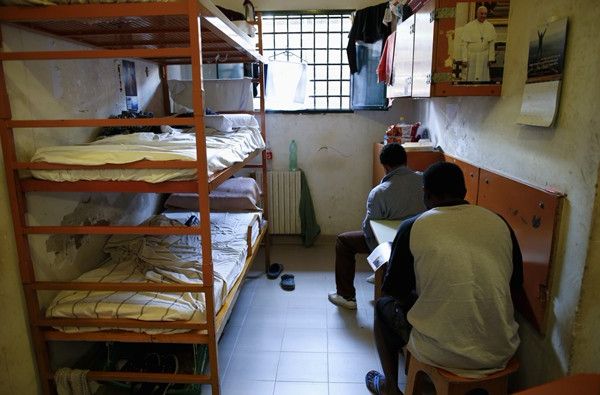 Non somministrano più uno psicofarmaco ai detenuti e in carcere a Cremona scoppia la rivolta
