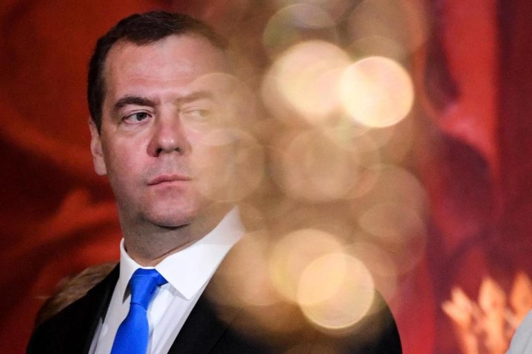 Medvedev continua ad alzare i toni: "Chi ha detto che Ucraina tra due anni esisterà ancora?"