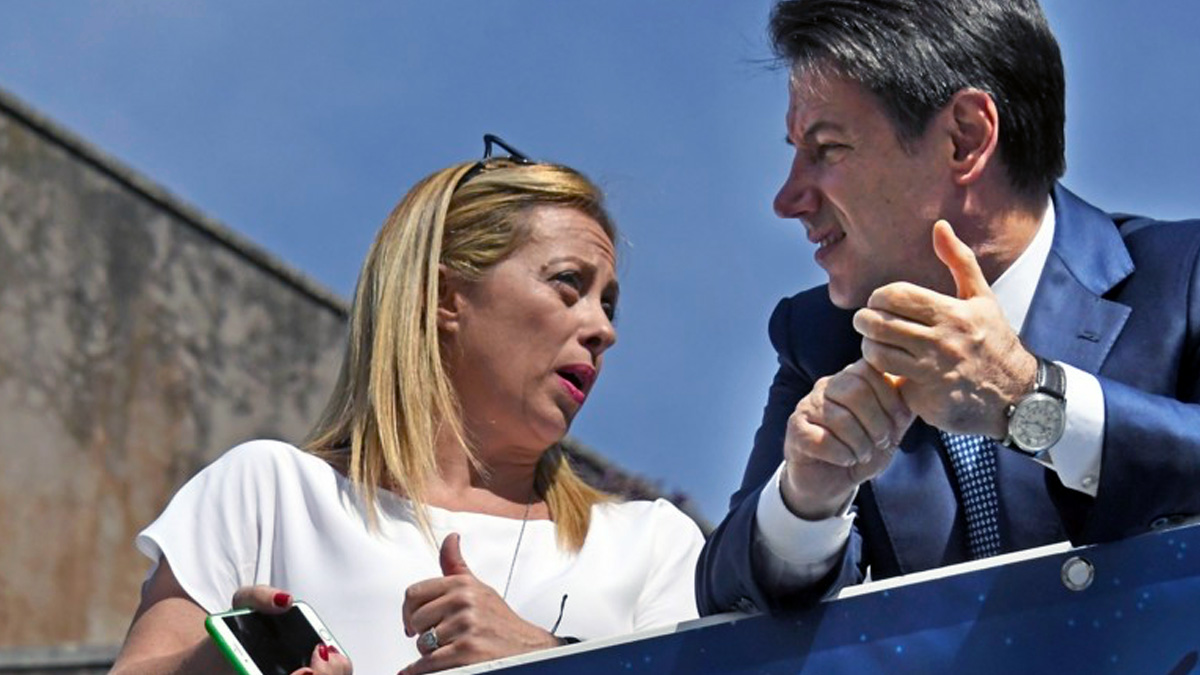 Conte (M5s) accusa Giorgia Meloni: "Presidente, ci sta portando in guerra"
