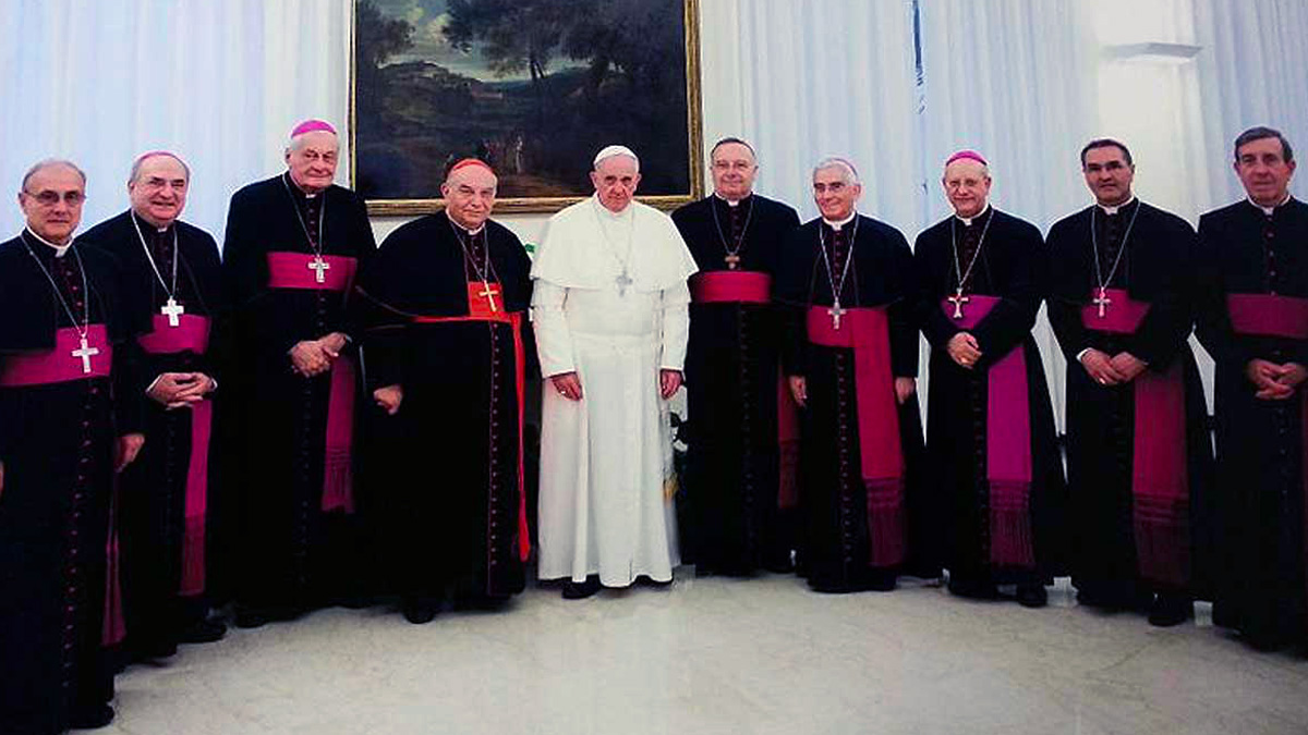 Papa Francesco ai vescovi siciliani: "Sono addolorato per la disonestà della Chiesa"