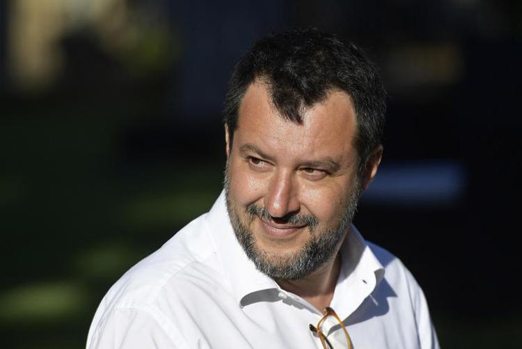 Governo, Salvini avverte Draghi: "O taglia le tasse o sarà difficile restare nella maggioranza"