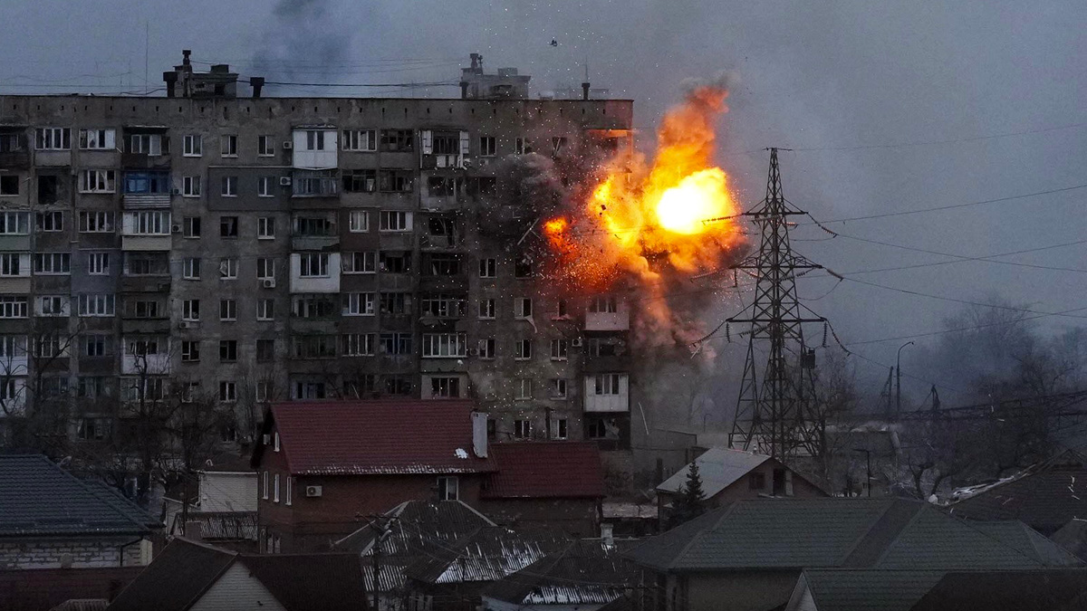 ucraina-missile-edificio Ucraina, a Mykolaiv un missile causa almeno 3 morti e 5 feriti: abbattuto un palazzo