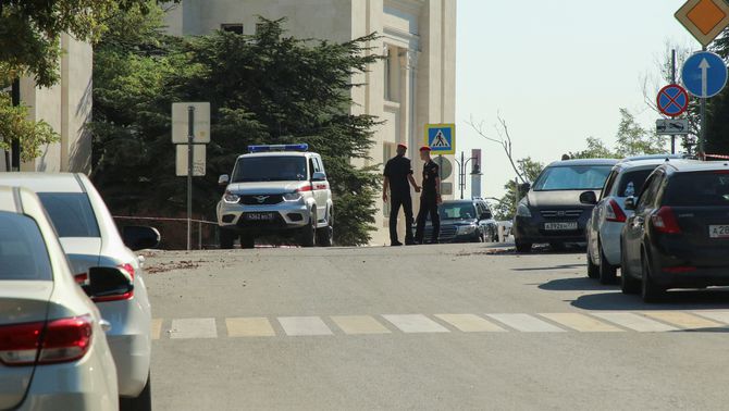 La Russia accusa l'Ucraina: "Attacco al comando navale in Crimea". Ma Kiev nega tutto La Russia accusa l'Ucraina: "Attacco al comando navale in Crimea". Ma Kiev nega tutto