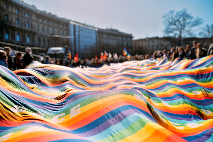 La crisi non "disarma". Se i pacifisti salissero al Quirinale...