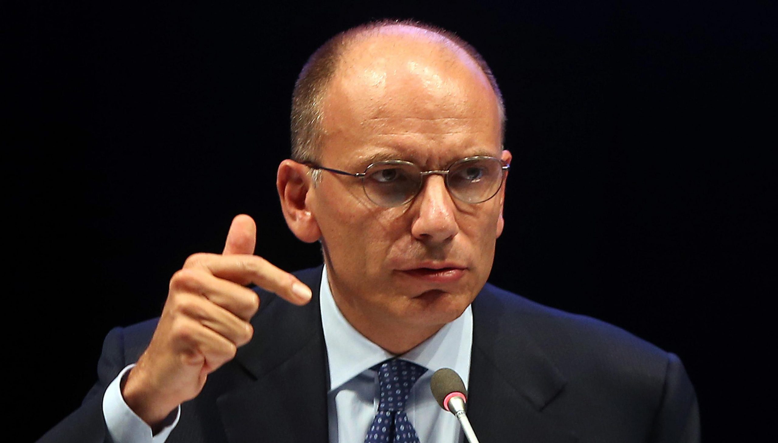 Letta: "La vera emergenza sono i ragazzi italiani che lasciano il Paese, la destra parla a vanvera"