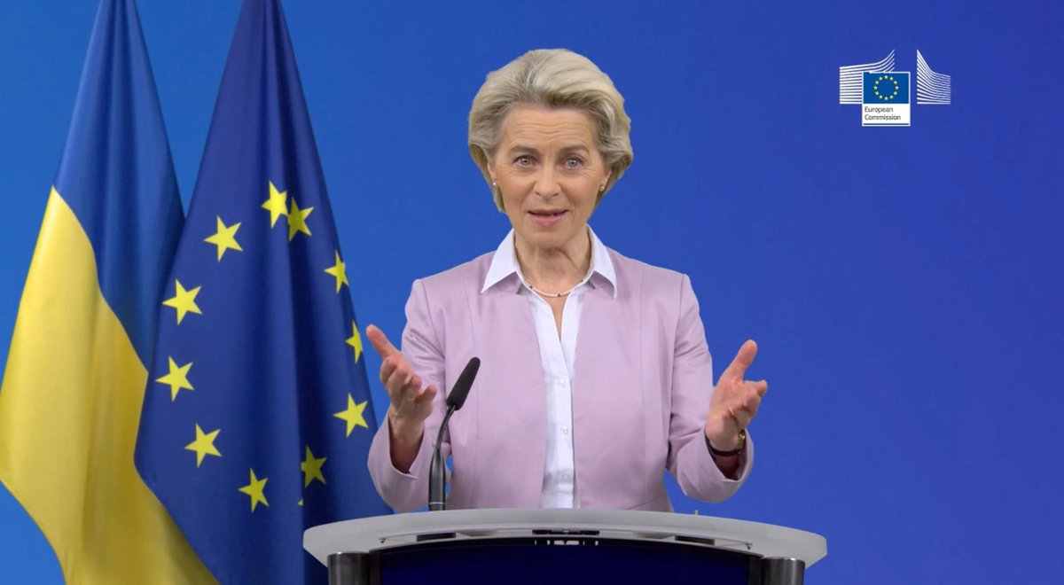 Ursula von der Leyen contro Putin: "Deve essere processato per i suoi crimini"