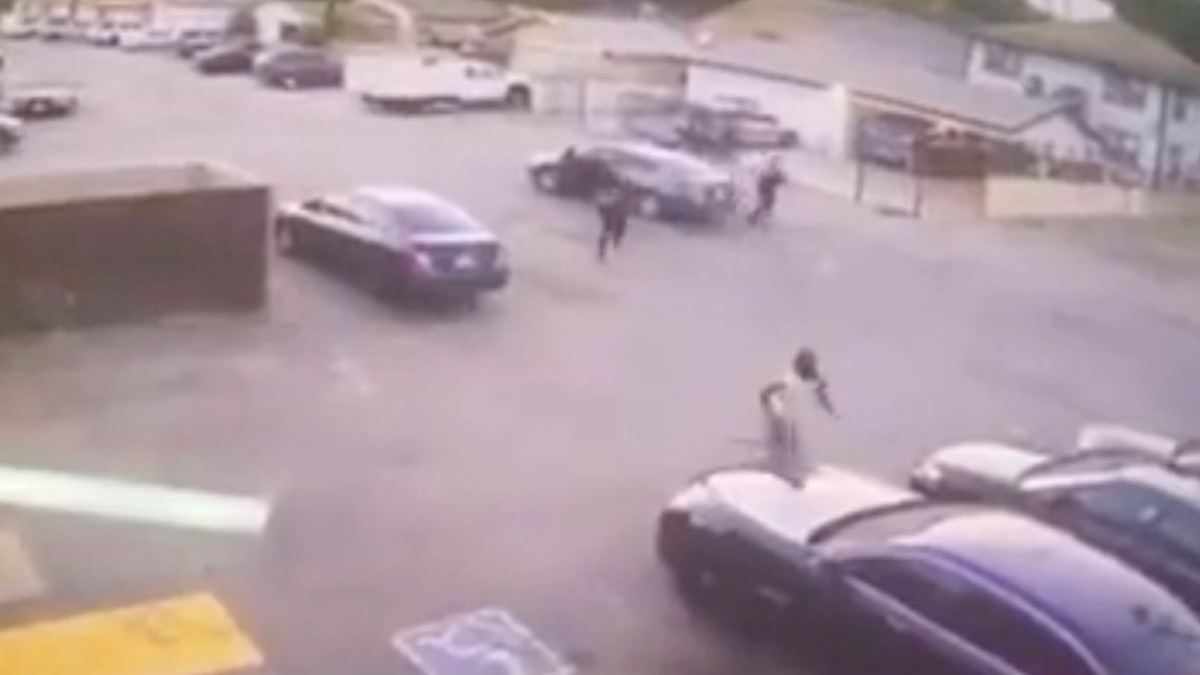 california-polizia-adams California, la polizia spara a un afroamericano di 23 anni: il video dell'omicidio
