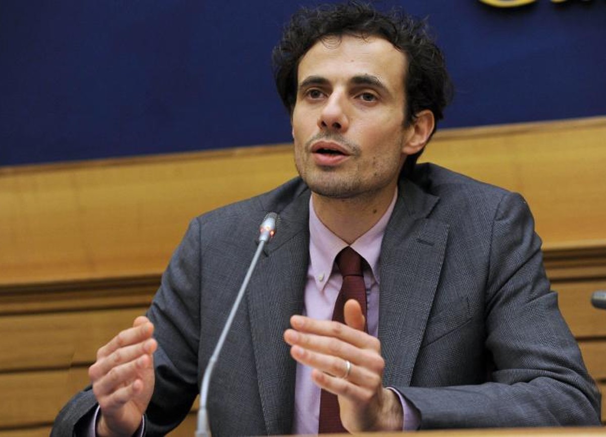 davide-crippa Crippa lascia M5s: "Ha fatto fallire il campo progressista per una linea estremista e barricadera"