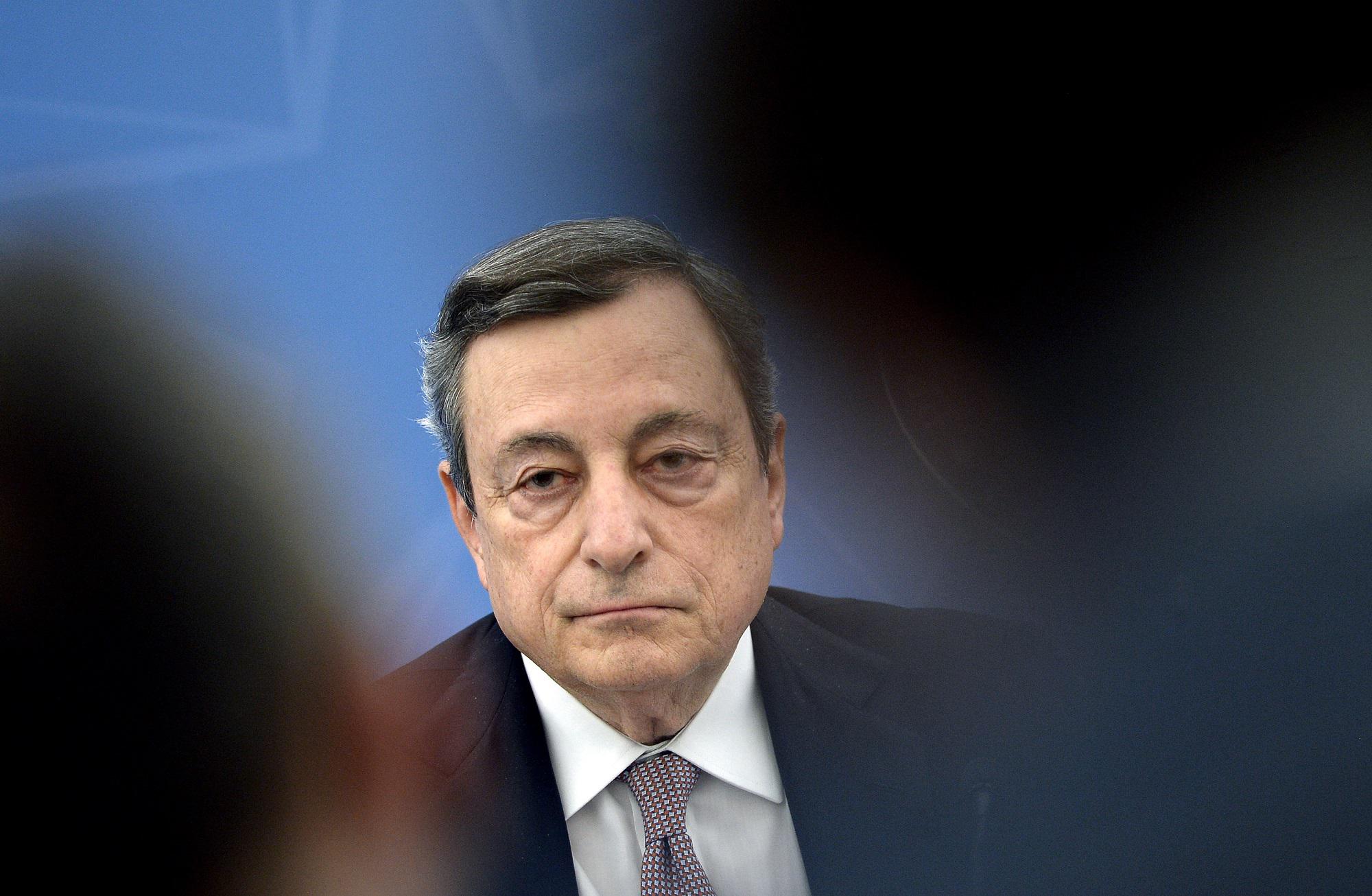 Dl aiuti bis, Draghi: "L'Italia crescerà più di Francia e Germania, ma il futuro preoccupa"