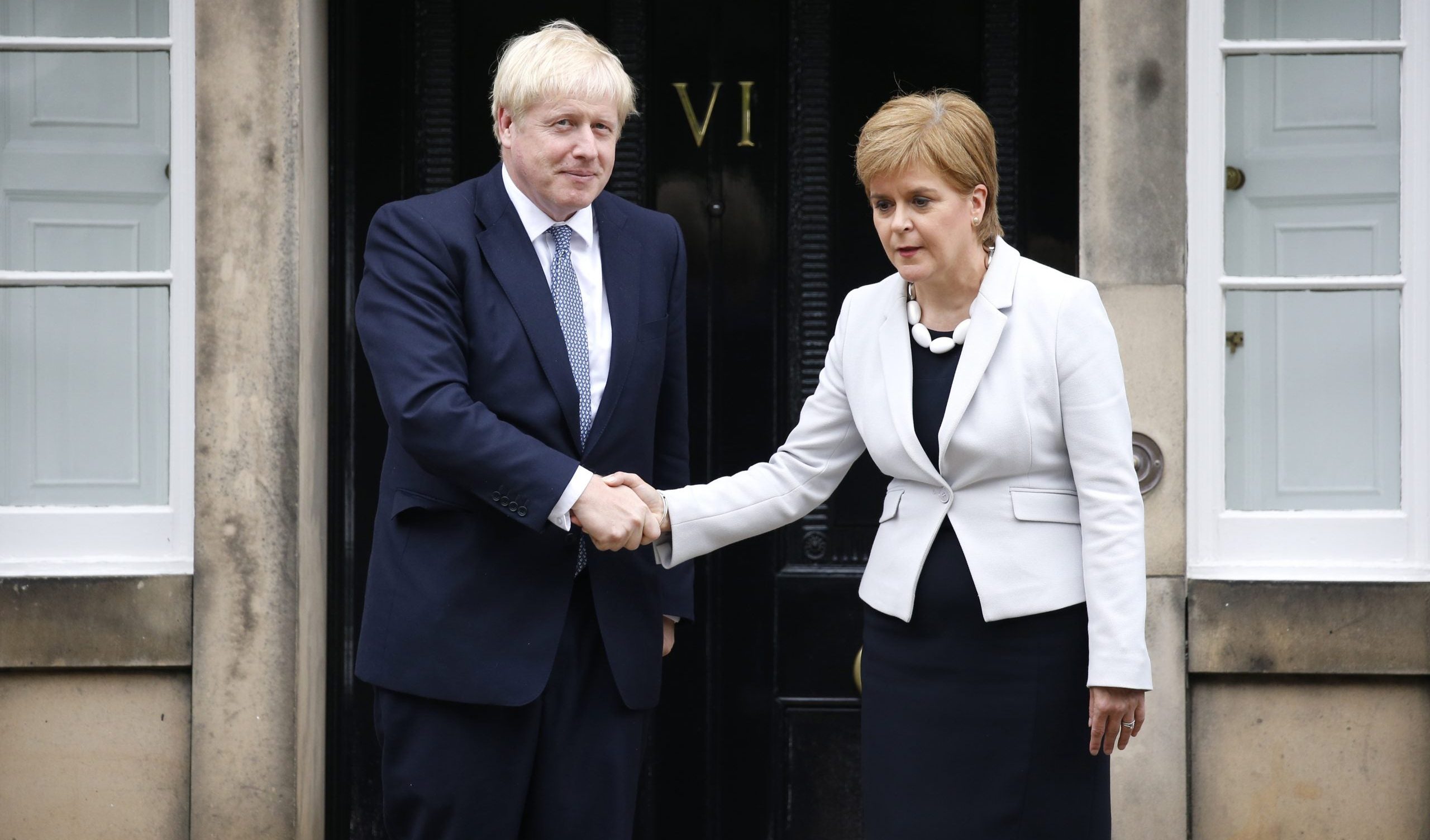 Johnson dice no al referendum per la secessione della Scozia, Sturgeon: "Non saremo prigionieri del premier"