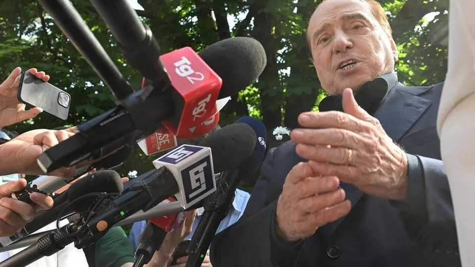 Berlusconi vuole tornare in campo e lancia un proclama (dimenticando i disastri che ha causato all'Italia)