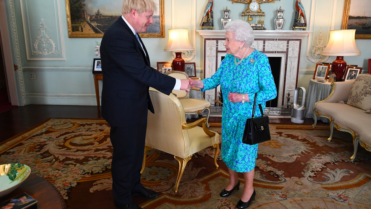 Boris Johnson ha telefonato alla Regina per anticipare la notizia delle dimissioni