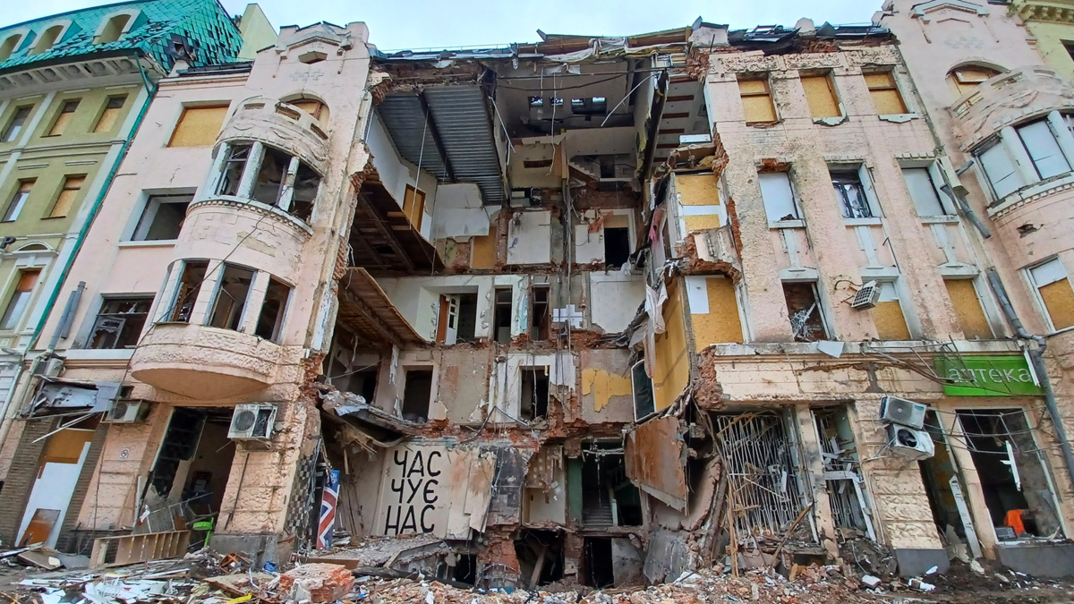 Ucraina, i russi colpiscono una scuola a Kharkiv: non ci sono vittime