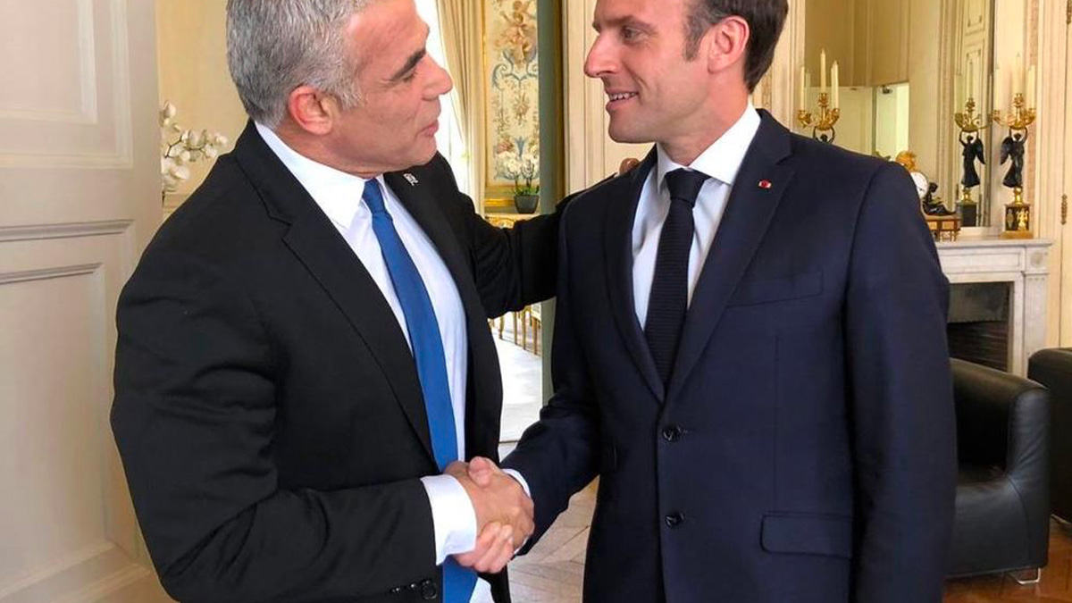 Nucleare, il no di Macron e Lapid all'Iran: "Viola gli accordi, il mondo deve rispondere"