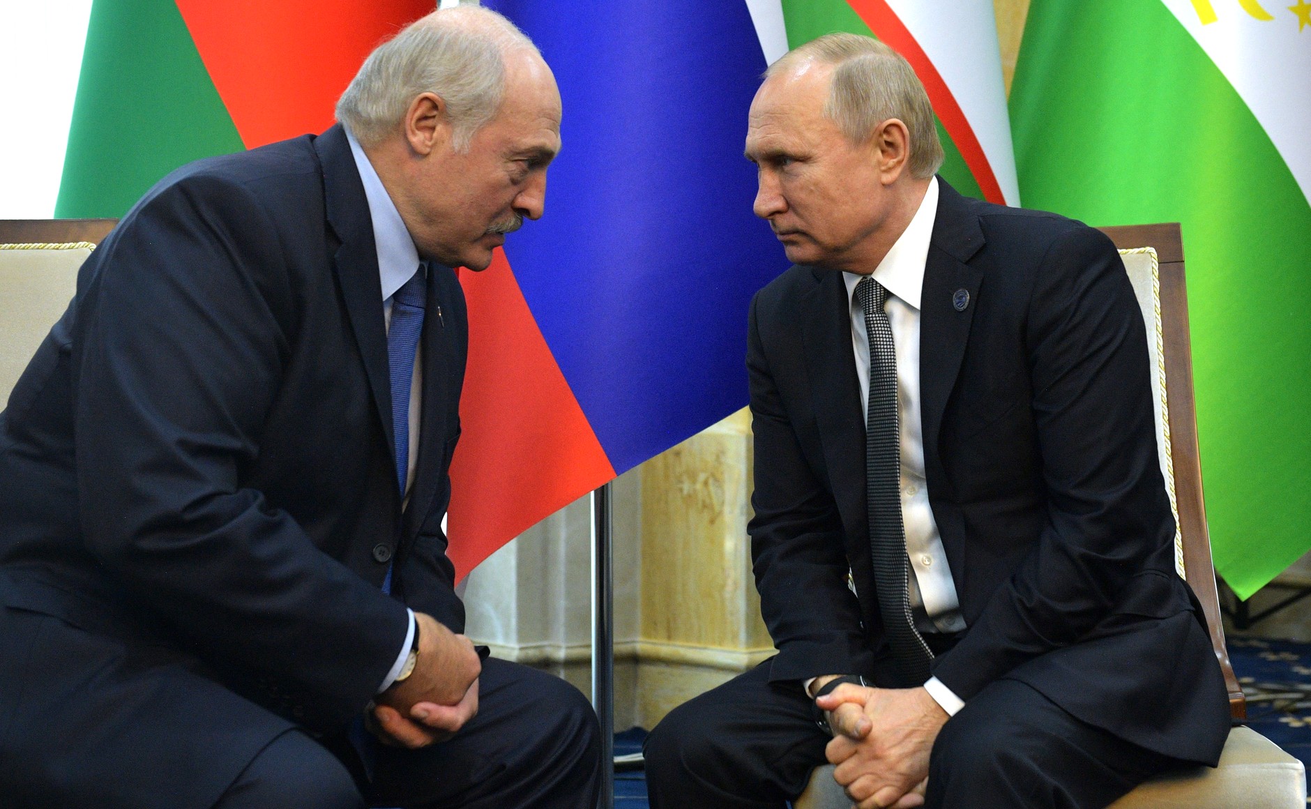 Lukashenko incontra Putin: "I russi scappano dalla guerra? Lasciali correre, tanto torneranno"