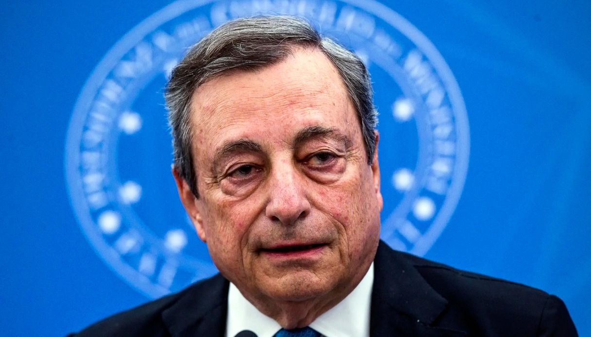 Draghi si è dimesso: le ferme parole dette al Consiglio dei ministri