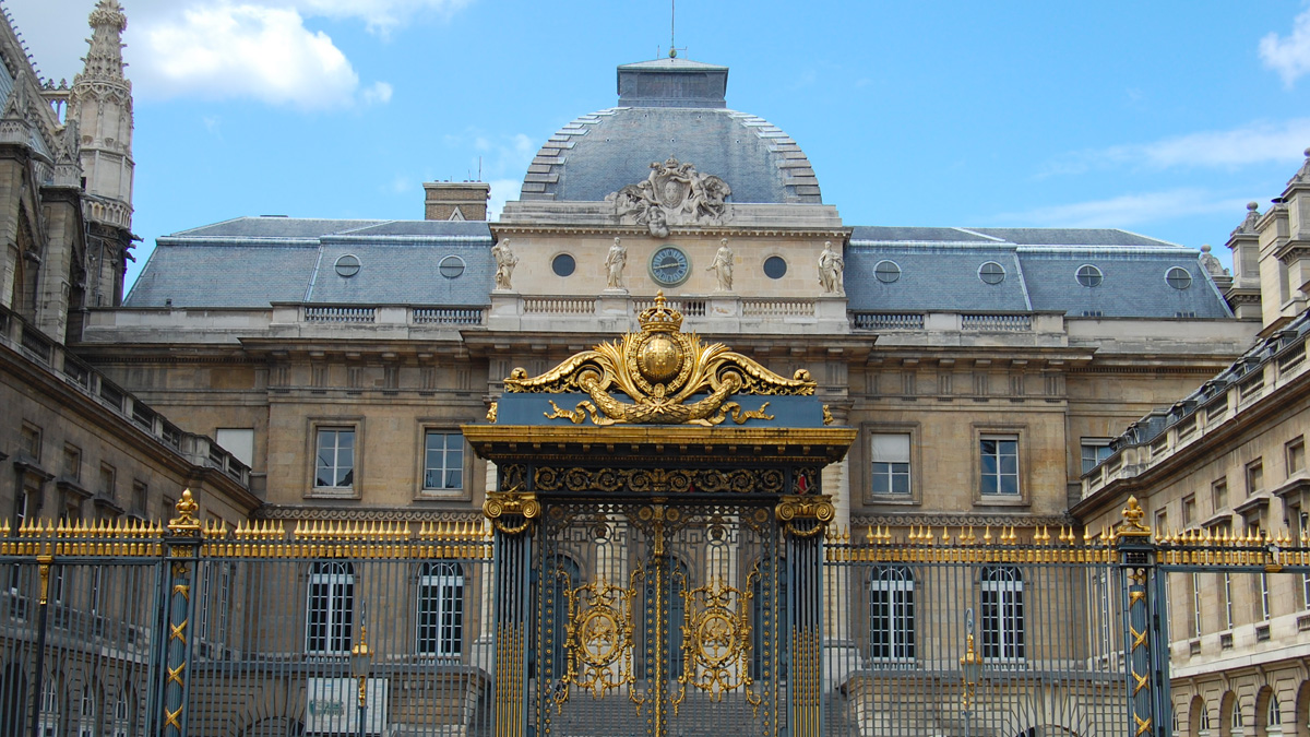 Francia, filiale del colosso delle bibite accusata di crimini di guerra e contro l'umanità