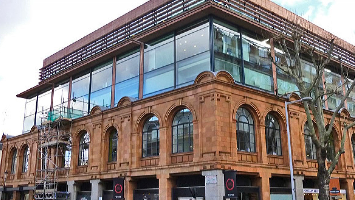 Il Vaticano ha venduto un palazzo a Londra, la cifra è da record: 214 milioni di euro