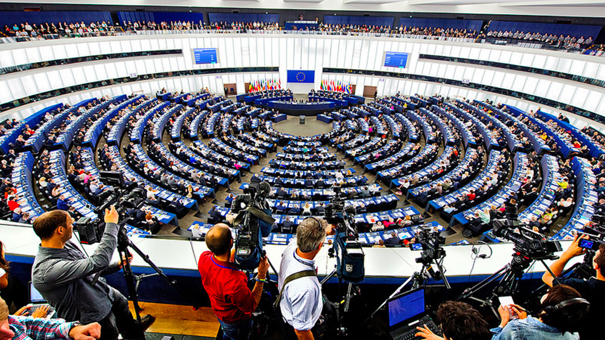 Aborto, il Parlamento europeo vuole inserirlo nella Carta dei diritti fondamentali Ue